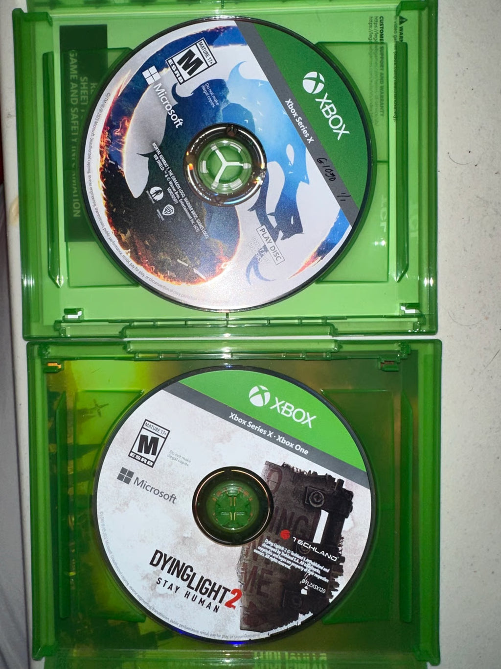 Xbox series X 1TB w/ controller & 2 games MK1 & DYING LIGHT 2 7Z27