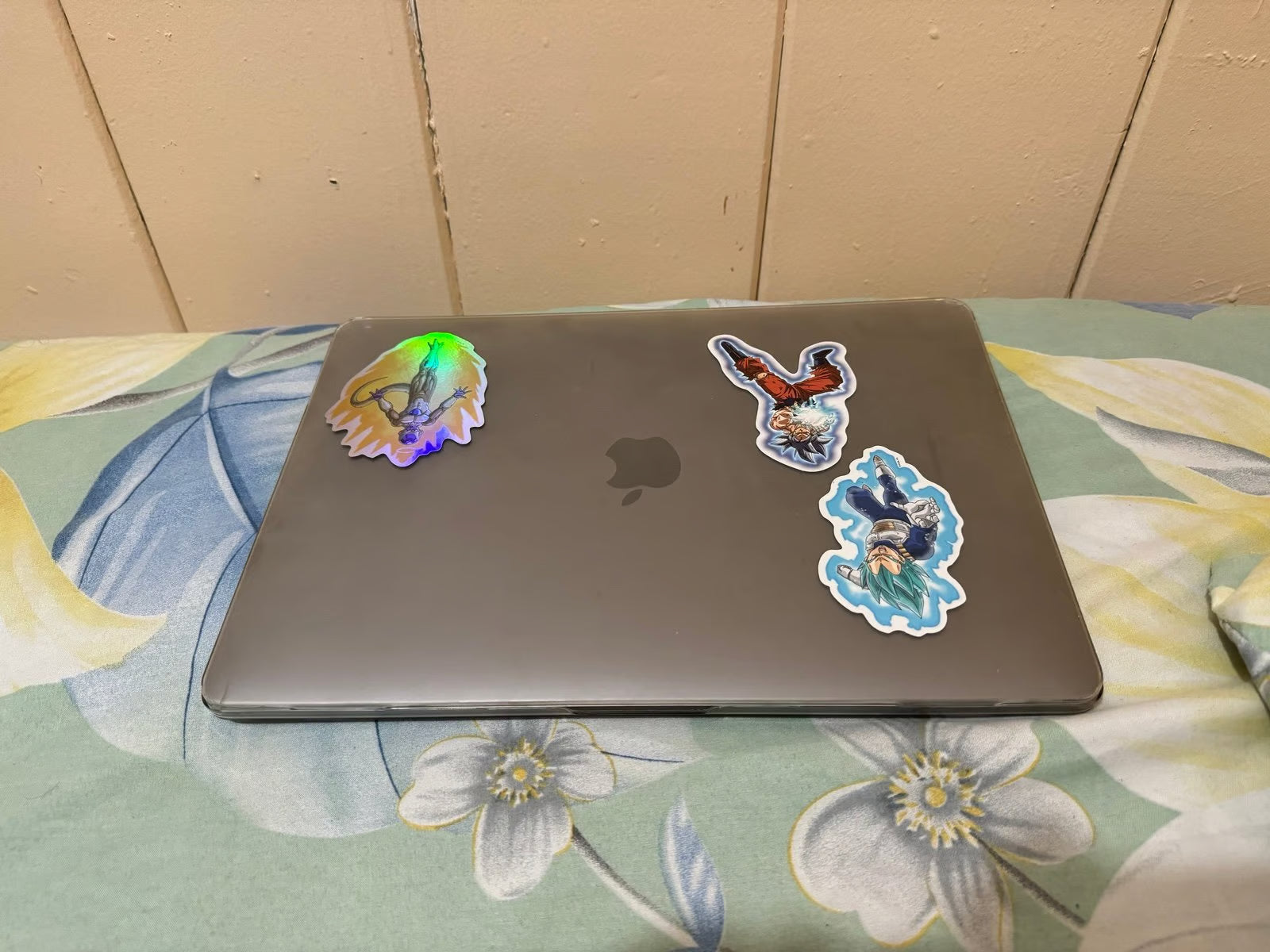 Apple MacBook Pro 13鈥?2020 w/ Touch Bar 7Z32