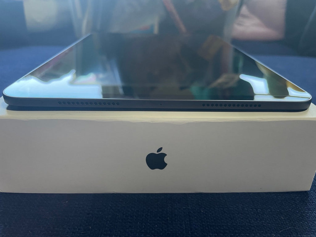 iPad pro 7th gen. Space Black 5L16