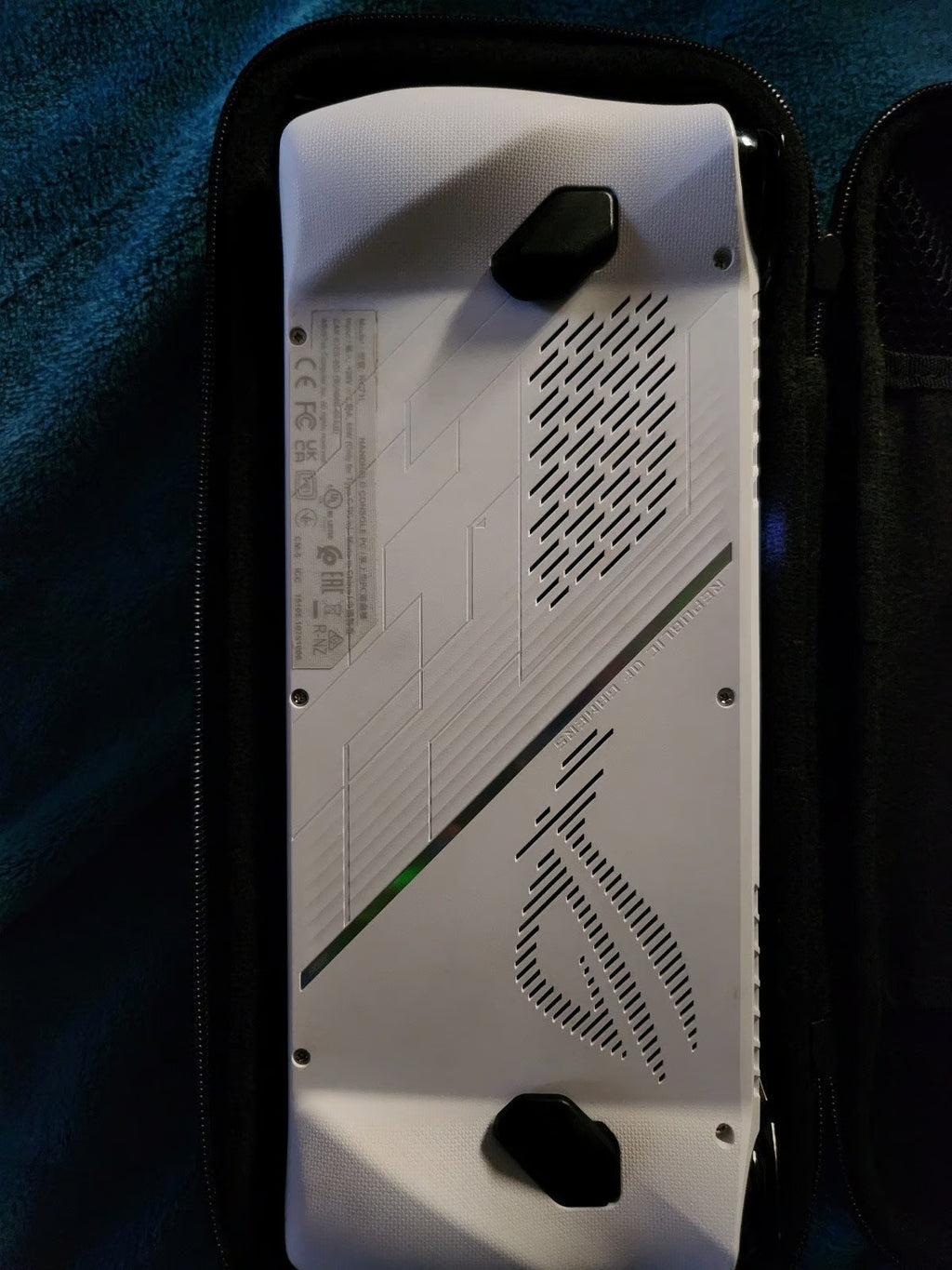 Asus ROG Ally Z1 Extreme - 512GB + More 2P26