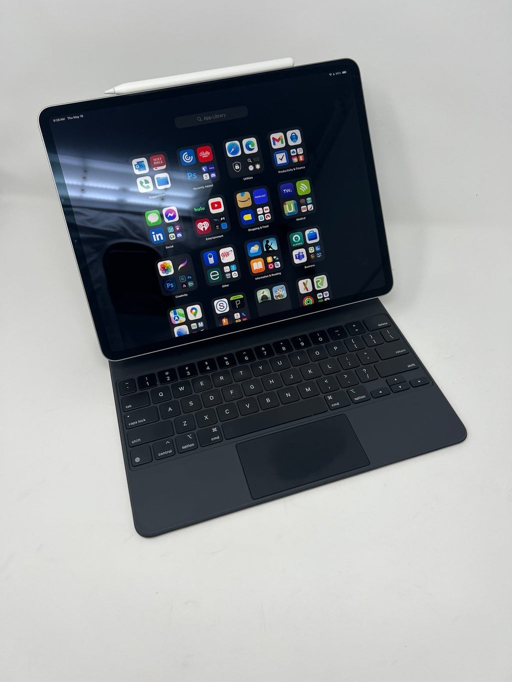 Apple iPad Pro 12.9�?inch 6th Generation 1 TB in Space Gray 5E52