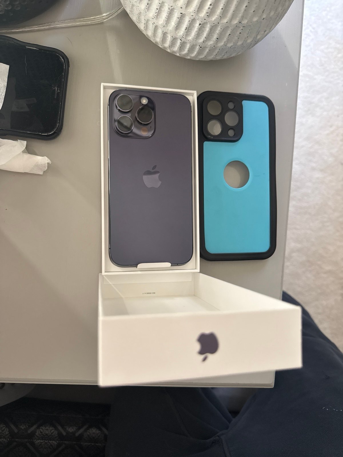 iPhone 14 Pro Max Deep Purple 128gb unlocked for any carried 7W27