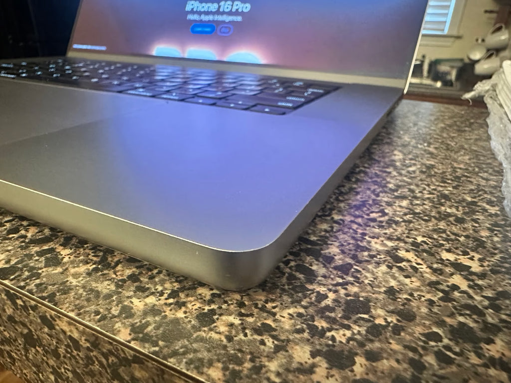 Apple Macbook Pro 16in.  M1 Max 3.2 GHz  1TB SSD 9V77