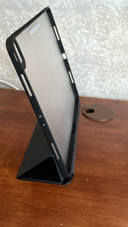 IPad Pro 6th generation 128gb WIFI + Cellular Bundle 2G28