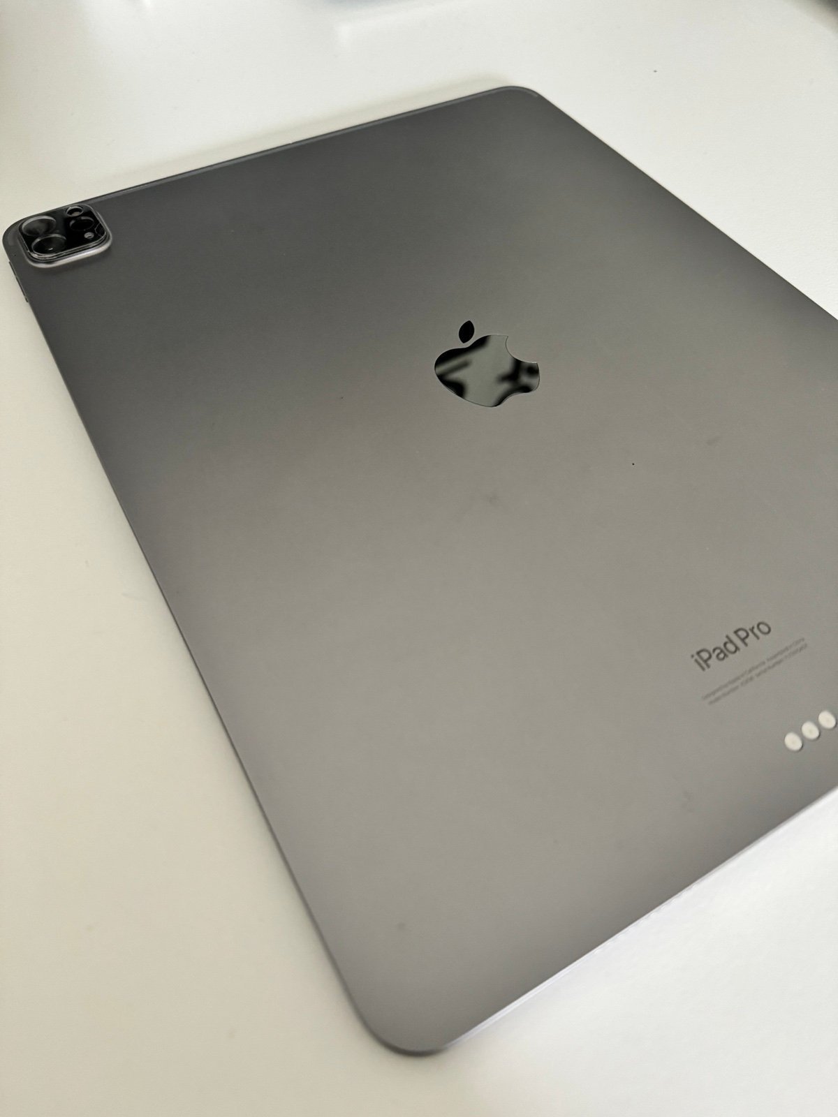 iPad Pro 12.9 6th Generation 256GB 3X99