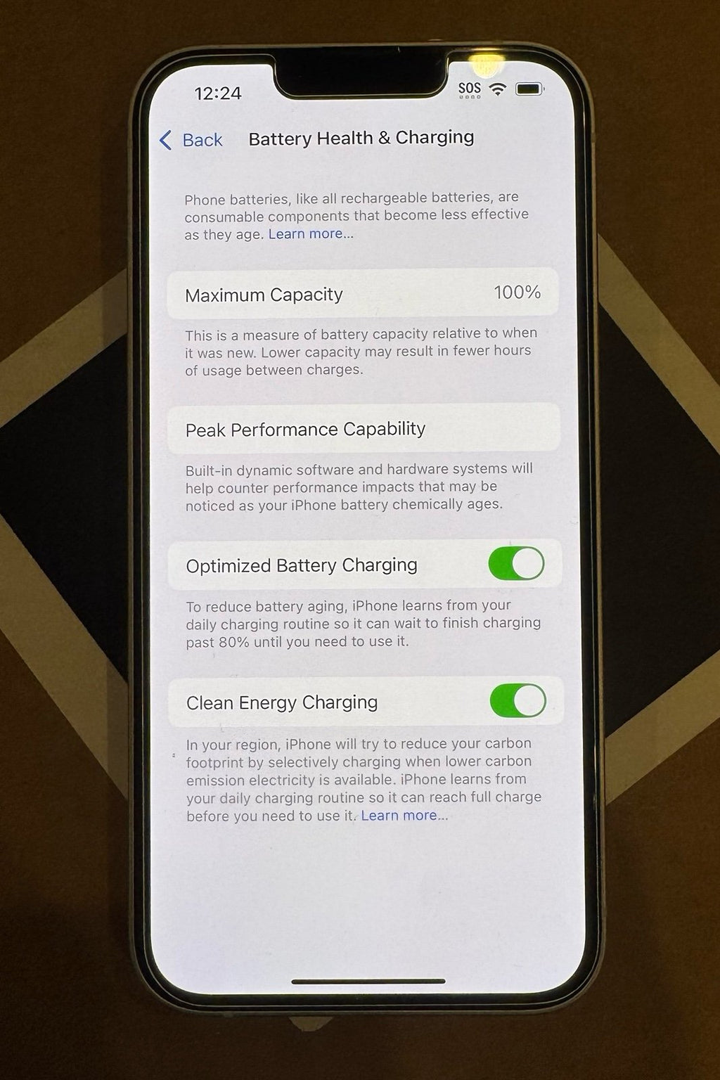 Apple iPhone 13 128 GB in White - iCloud & Carrier Unlocked 3S78