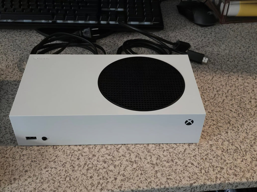 Xbox Series S 1 Tb & External Hard drive 1 tb 8M51