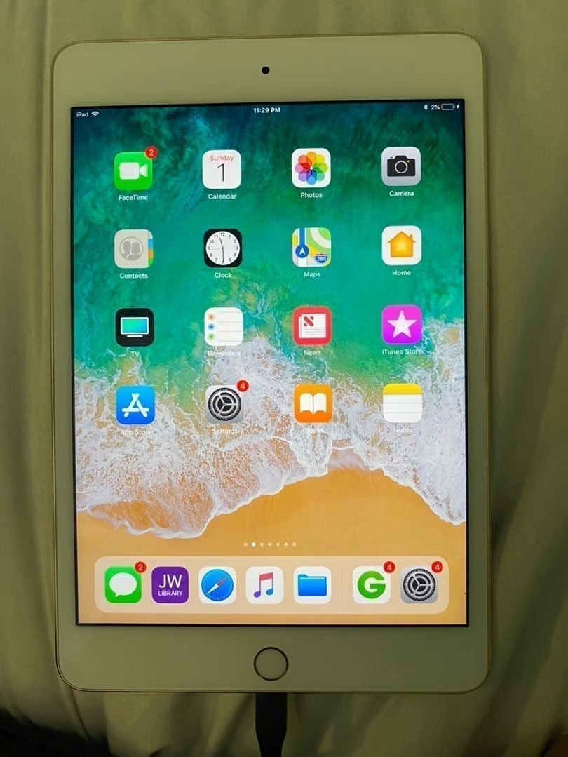 iPad mini 4th generation Gold 128 GB 5D21