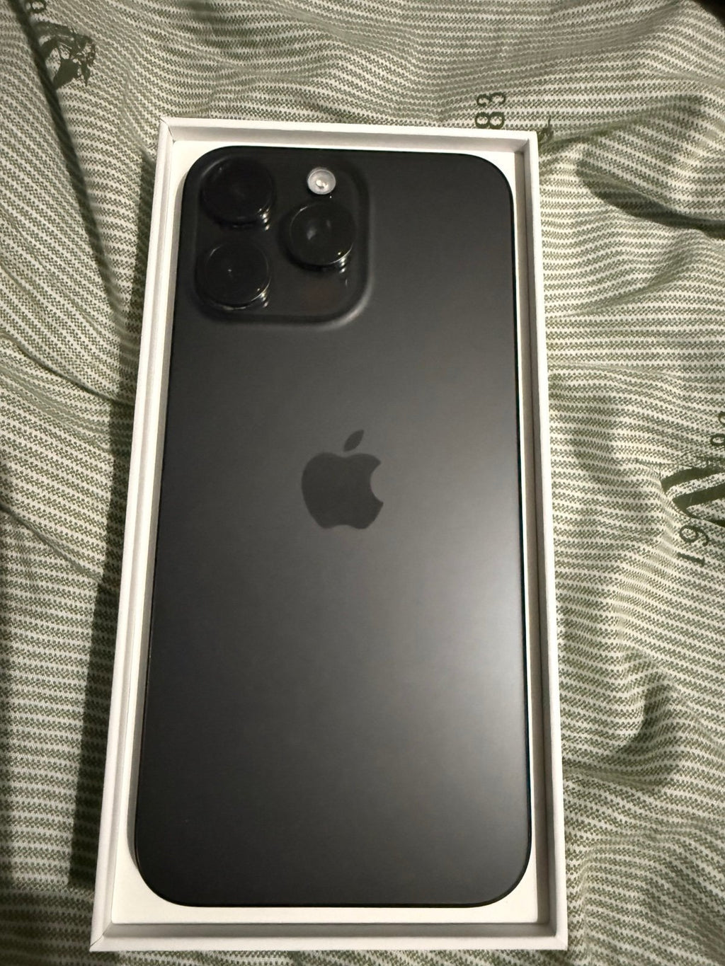 iphone 15 pro max phone unlocked 256 GB 6M29