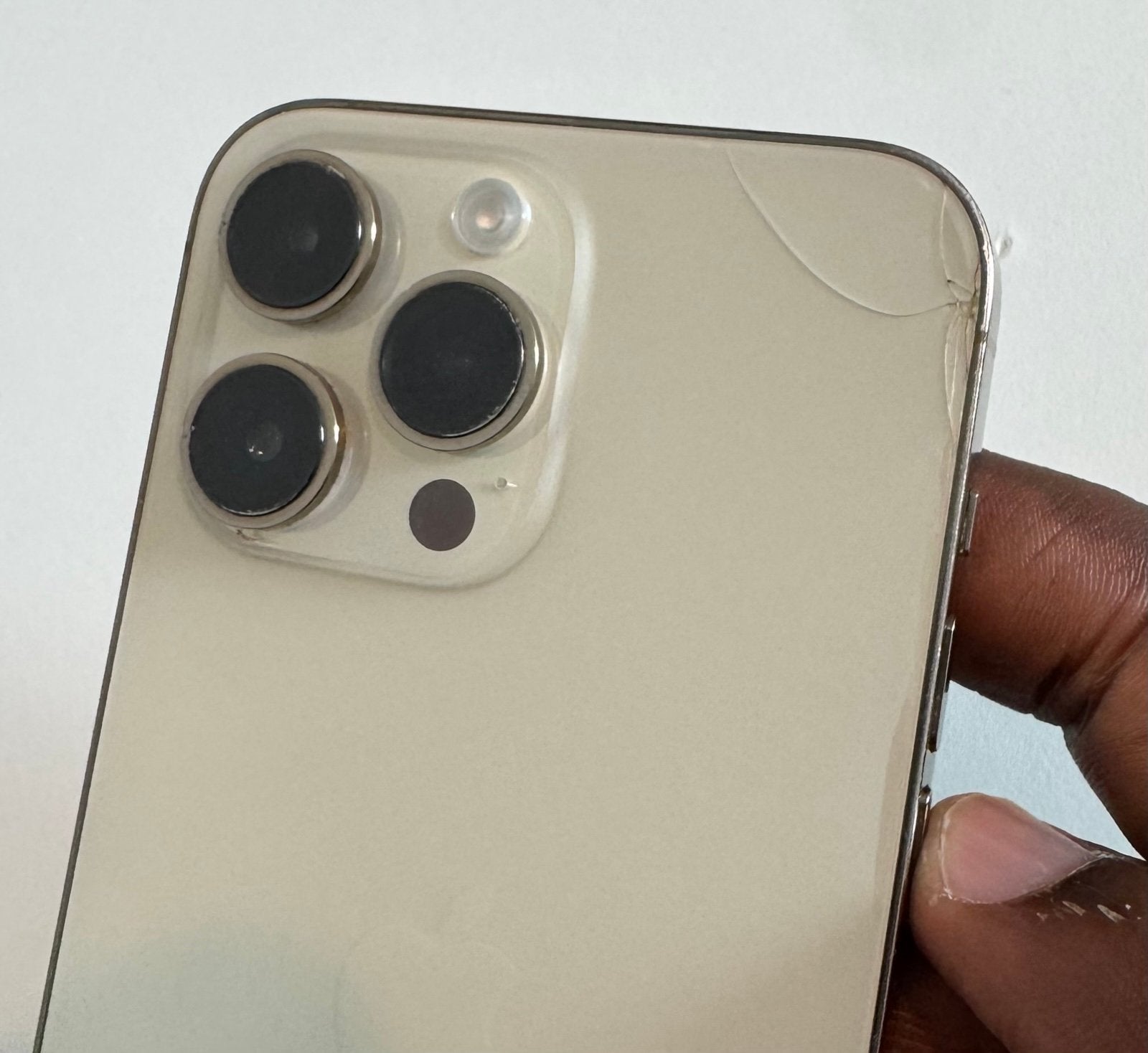 Apple iPhone 14 Pro Max 256 GB in Gold for Unlocked CRACKED BACK 2E87