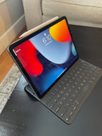 Apple iPad Air 5th Generation 64 GB in Space Gray 6T98