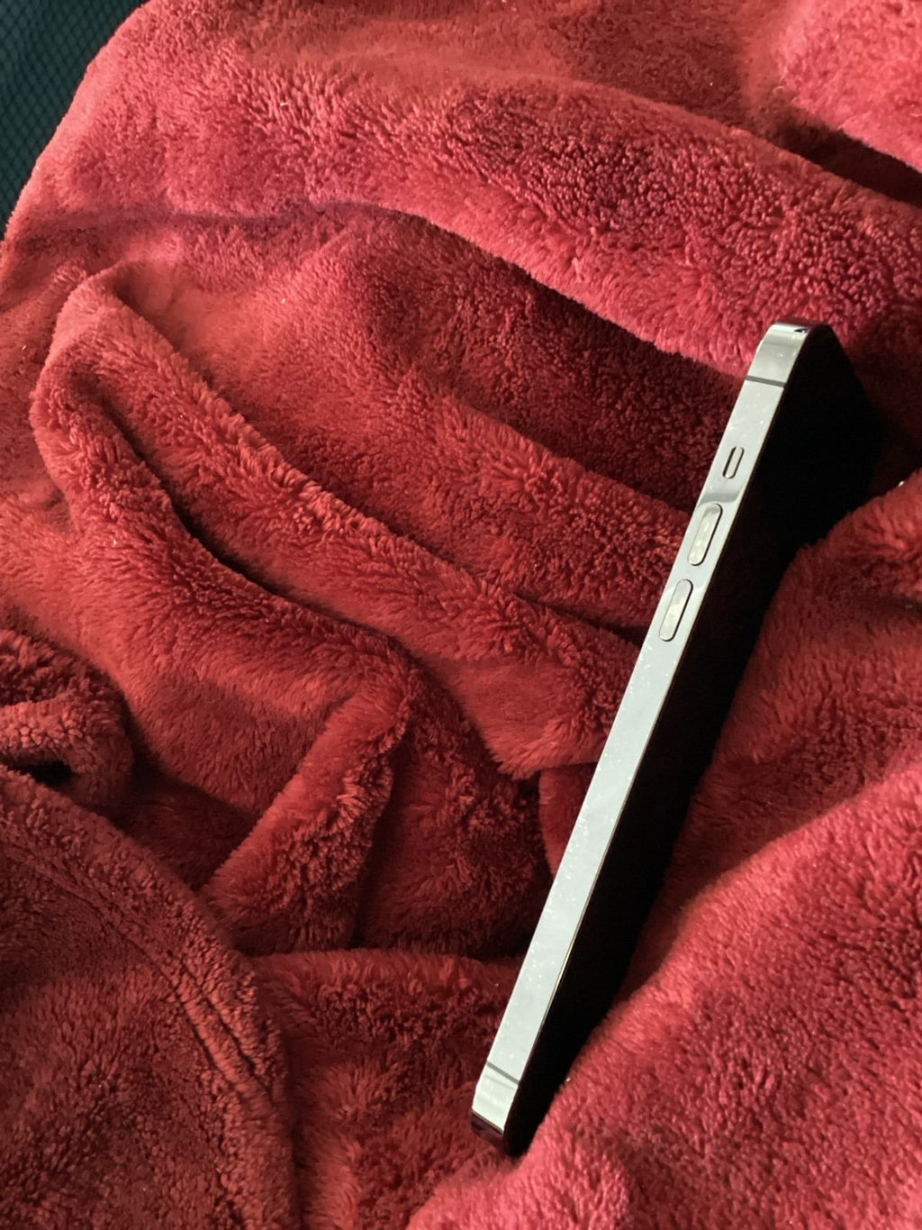 iphone 14 pro max locked 8S69