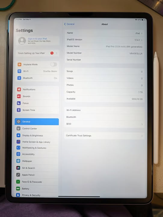 Apple iPad Pro 6th Generation 12.9-inch Wi-Fi Space Gray w/Accessories 3J18