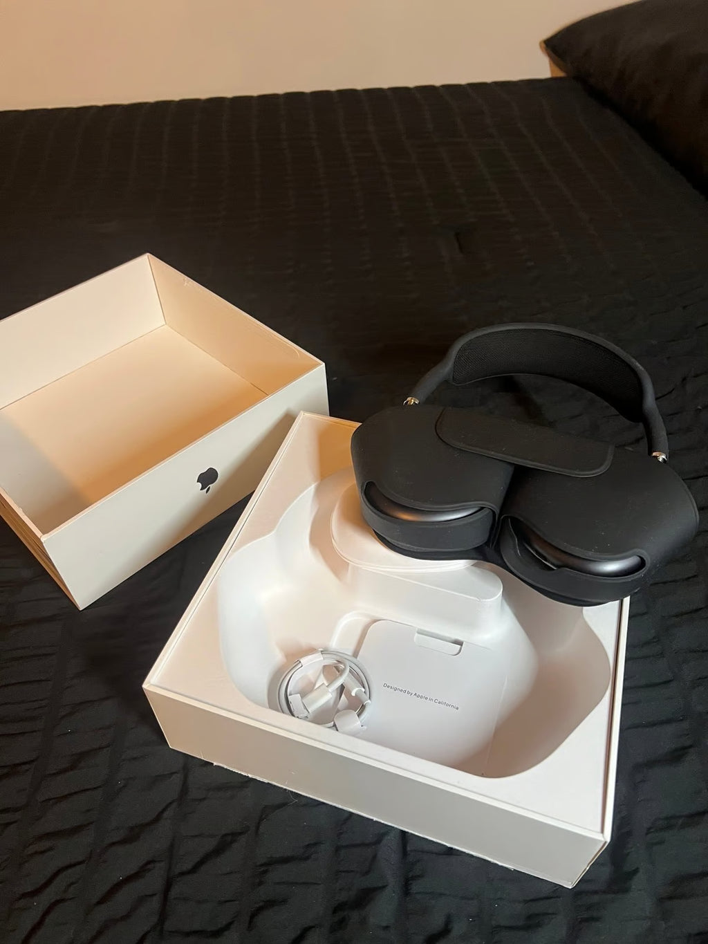 Apple AirPods Max 2024 (USB-C) w/ Apple warranty 7X15