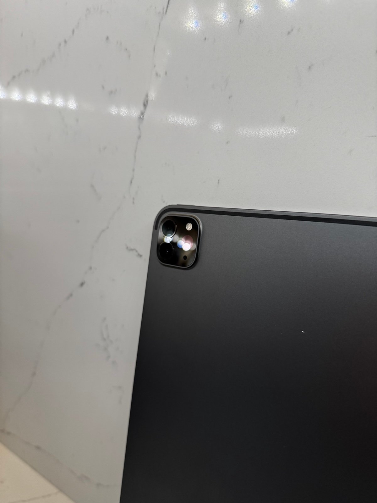 Apple iPad Pro 5th Generation 1 TB in Space Gray 6G18