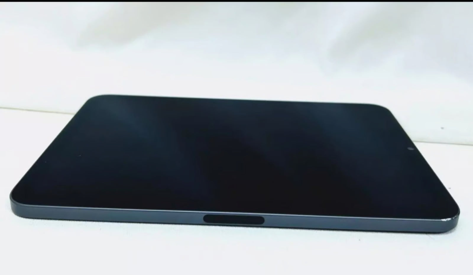 Apple iPad Mini 6th Generation 64gb WiFi space gray with case 6E29