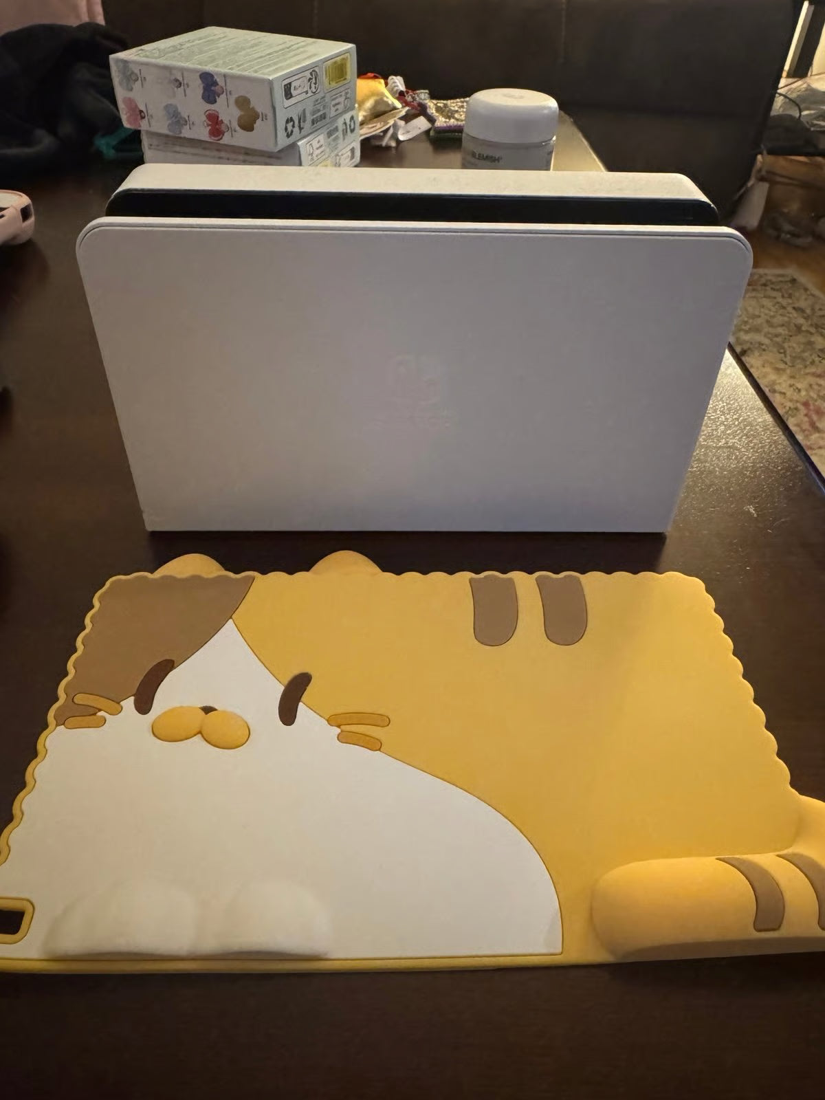 Nintendo switch Oled- white version 5Q57