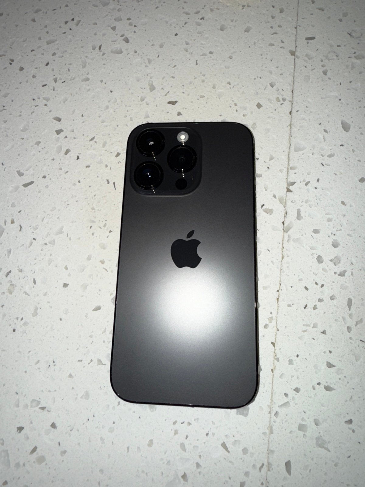 Unlocked Apple iPhone 14 Pro 256 GB in Space Black 8B87