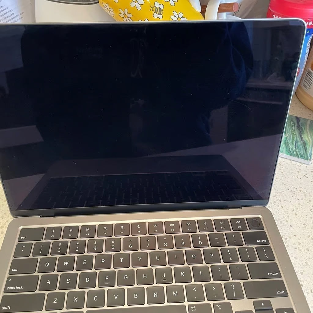 MacBook Air M2 9O99