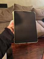 iPad Air Wi-Fi 64GB - Green (4th Generation) with case UNLOCKED 8L22