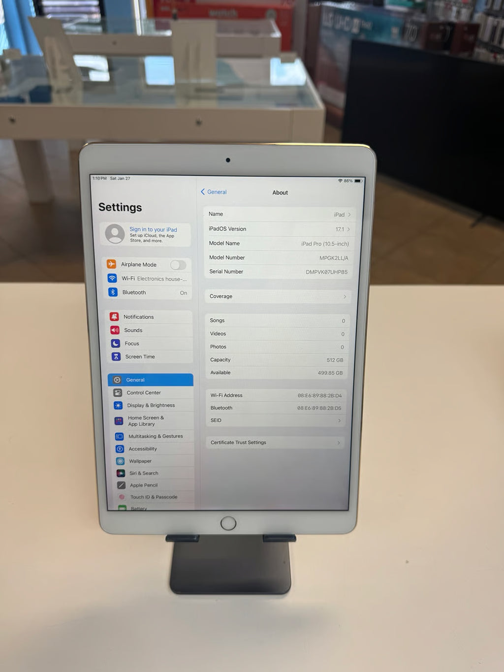 Apple iPad Pro 2nd Gen. 512GB Gold Color 10.5inch Perfect Condition 9Z51