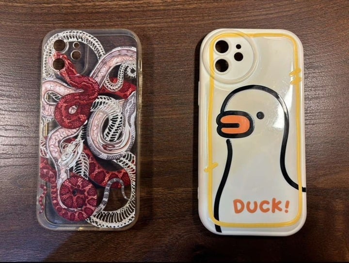 iPhone 12 256 GB (Unlocked) + 2 Cases + Accessories 6X52