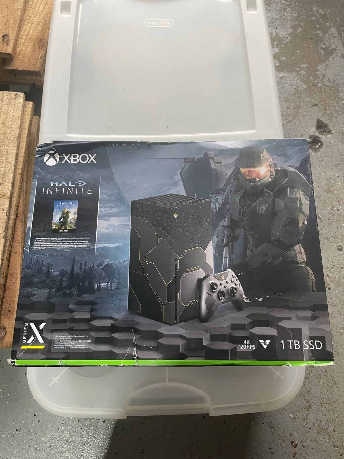 Halo infinite Limited Edition Xbox series x console 1TB 2U32