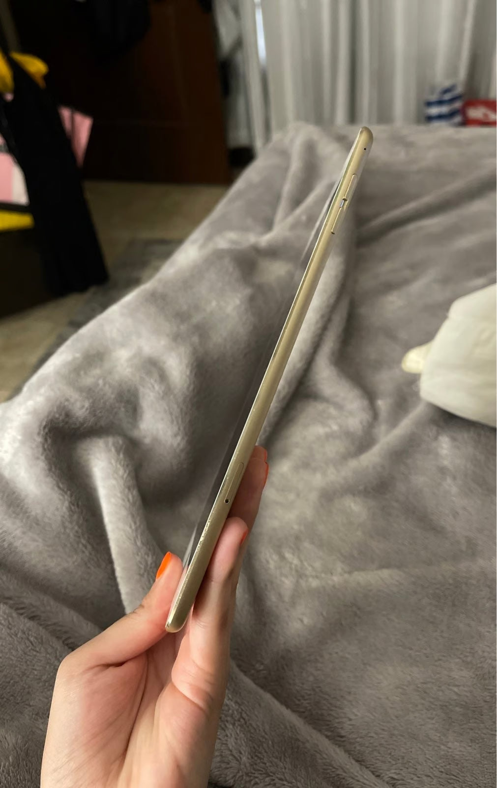 Ipad mini 4. Wifi + cellular 6J15