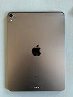 iPad Pro 2018 11-inch 1st Generation 64 GB Wi-Fi Only w/ cases 5P91