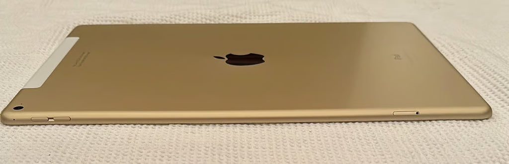Apple 12.9�?iPad Pro 1st Generation 128 GB In Gold  Unlocked 2B92