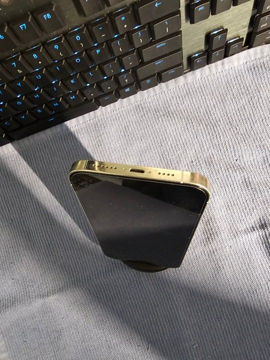 Apple iPhone 12 Pro Max 128 GB in Silver for Unlocked 9T98