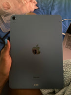 Apple iPad Air 5th Generation 8W81