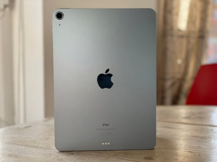 Apple iPad Air 4th Generation 64 GB in Space Gray with 3 years AT&T 4G LTE and b 5G17