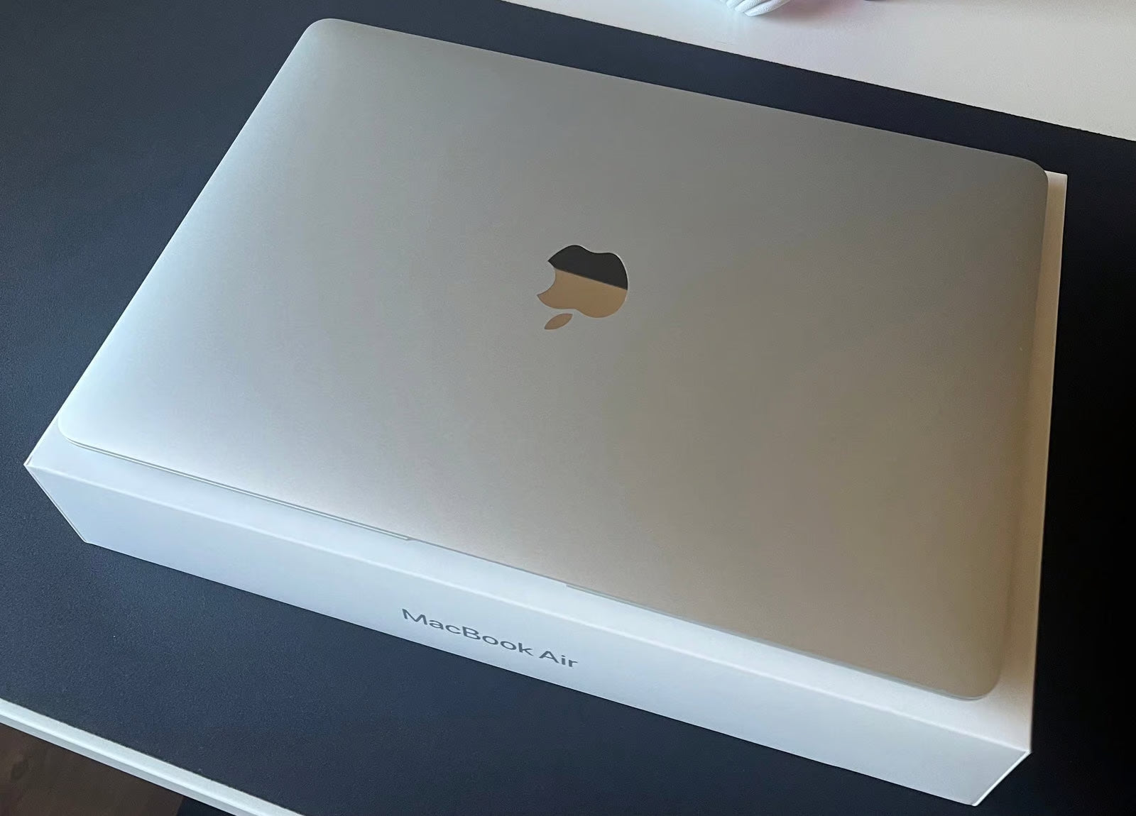 Macbook Air M1 16gb ram 256gb storage 5V85