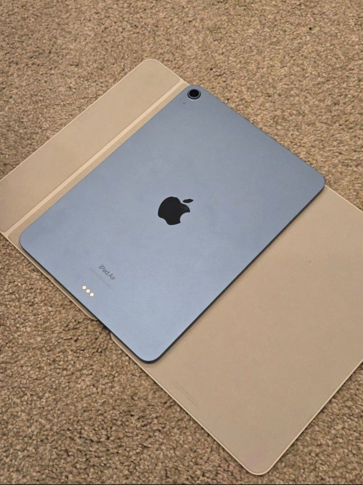 Apple iPad Air 5th Generation 64 GB in Blue 1R83