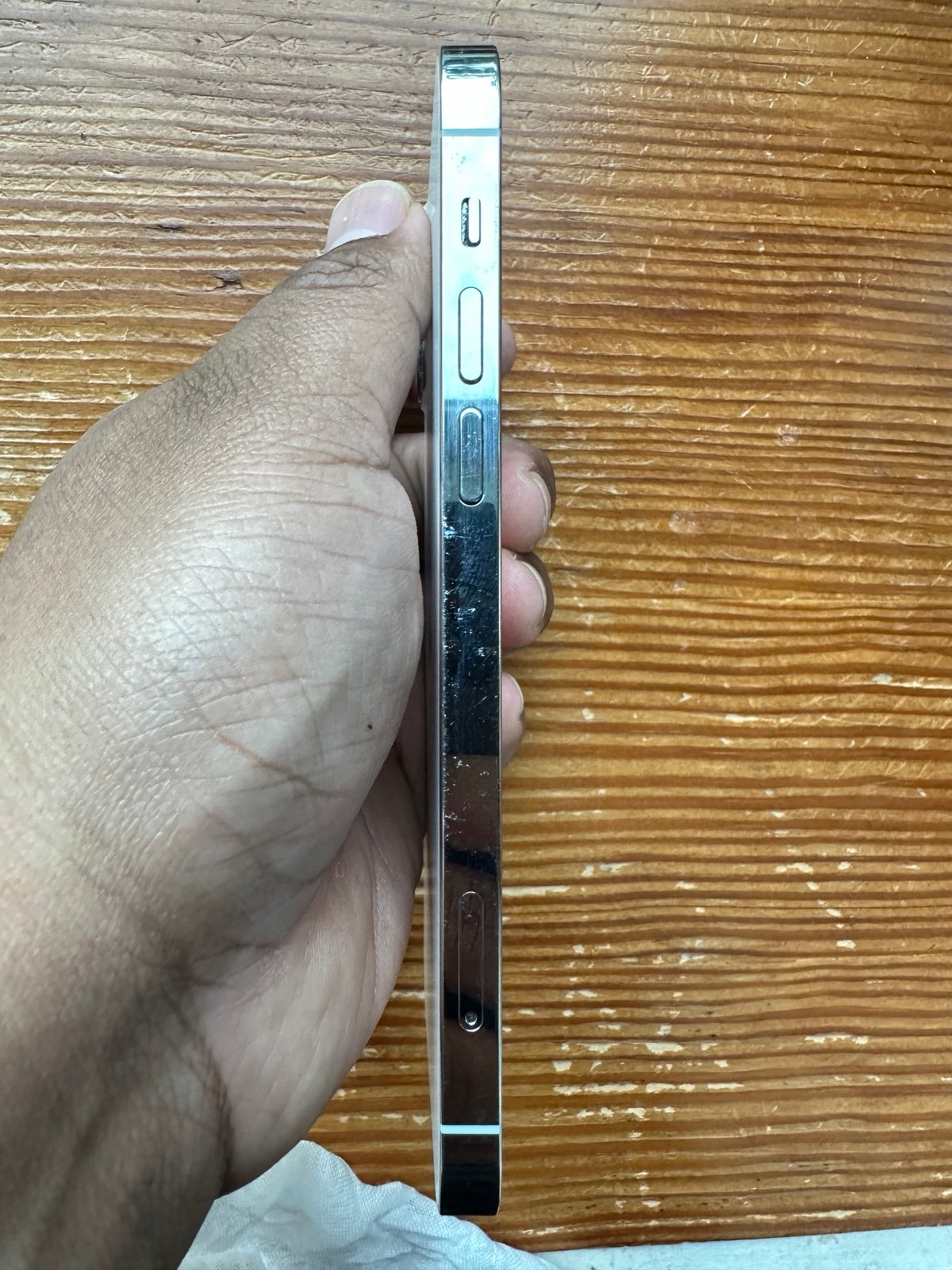 Apple iPhone 12 Pro 256 GB in Silver for Unlocked 7Q33