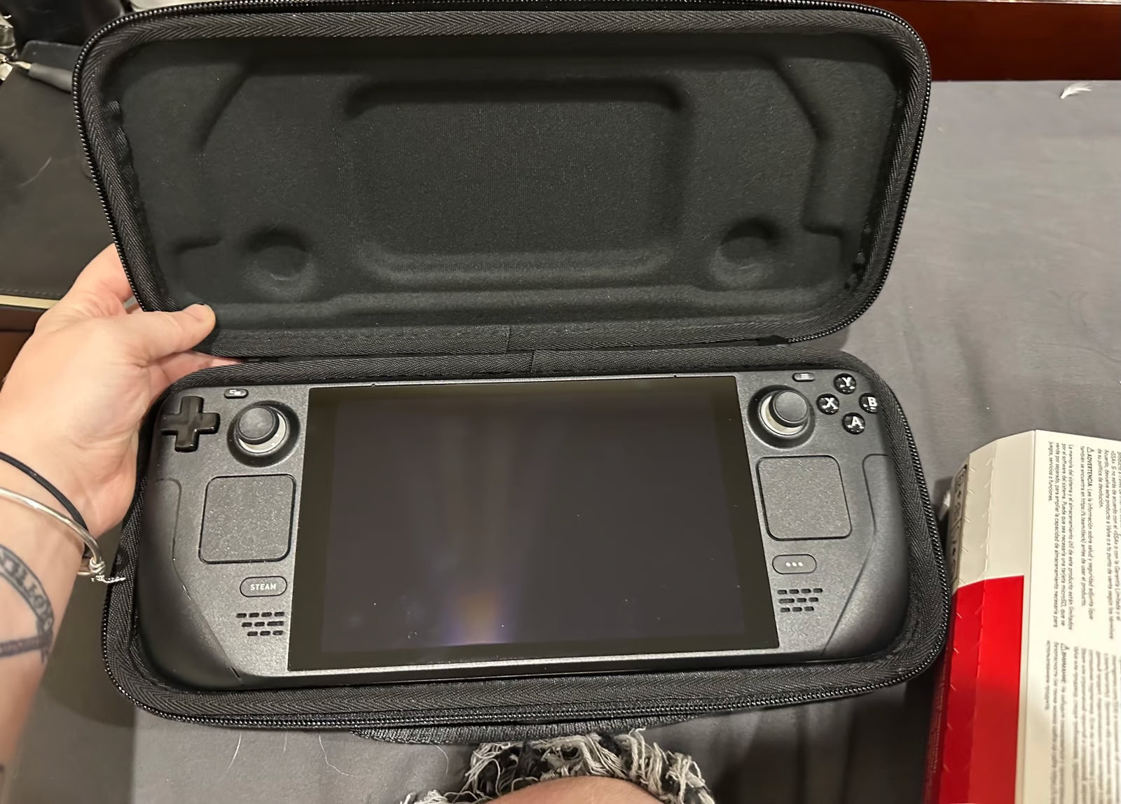 256gb black Valve Steam Deck 8B69