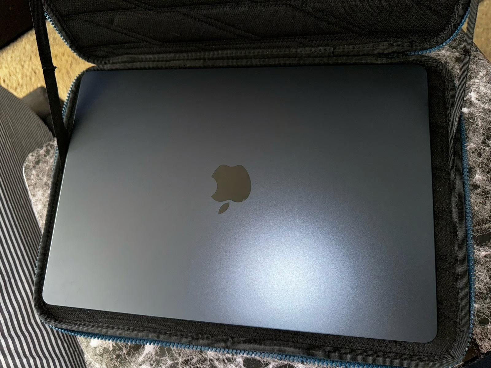 Apple MacBook Air 15in with M2 2X19