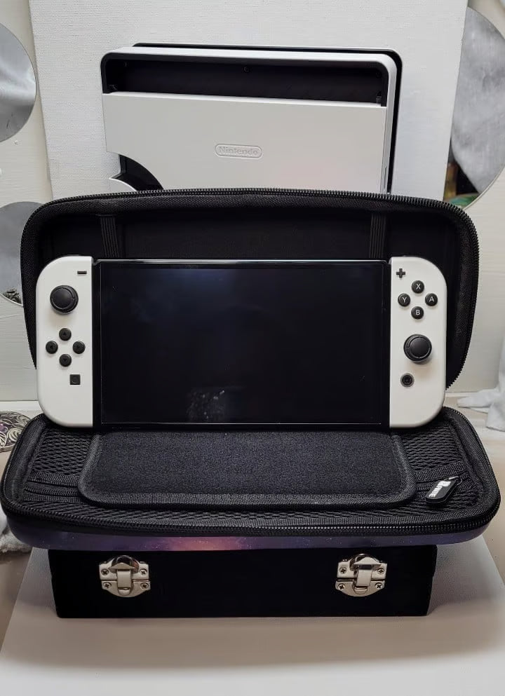 Nintendo Switch OLED 7J77