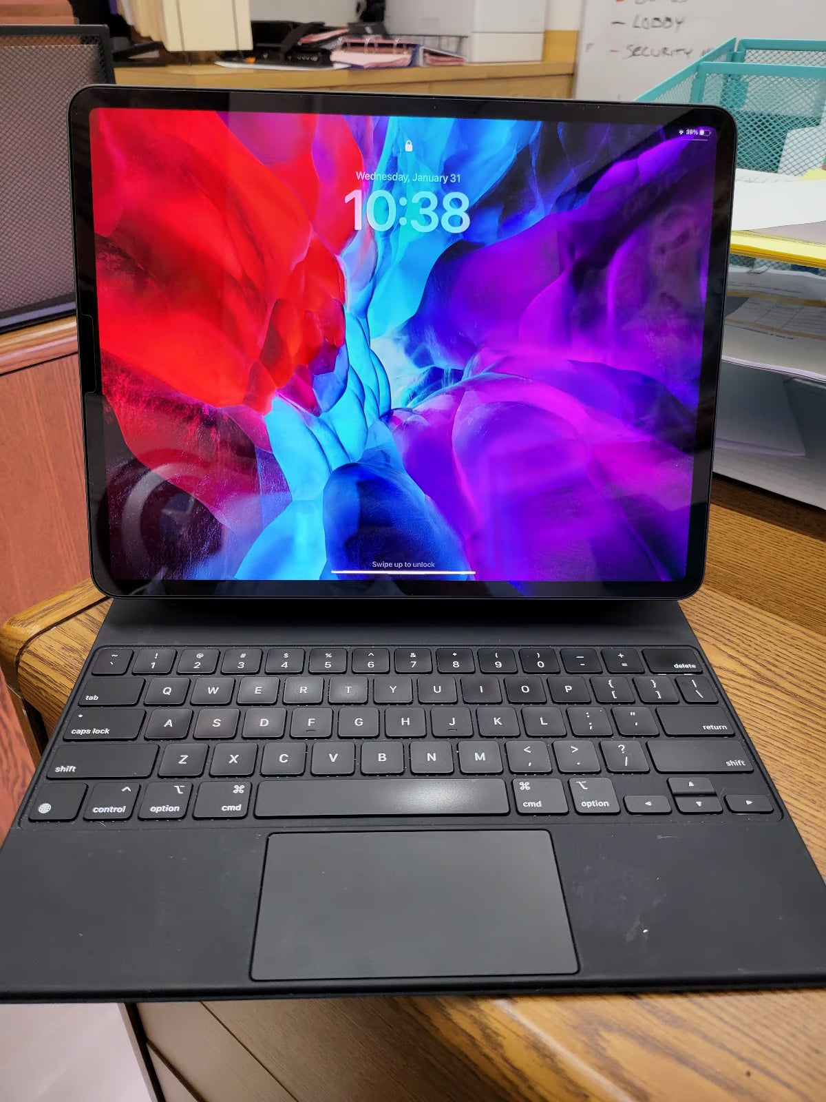 ipad pro 4th generation with Magic Keyboard and Apple Pencil 2 5R76