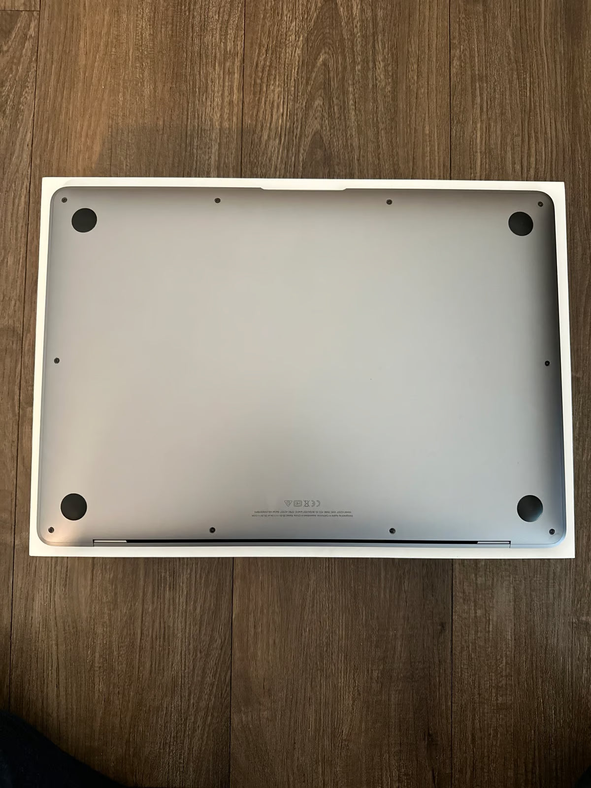Apple macbook air m1 2020 5D83