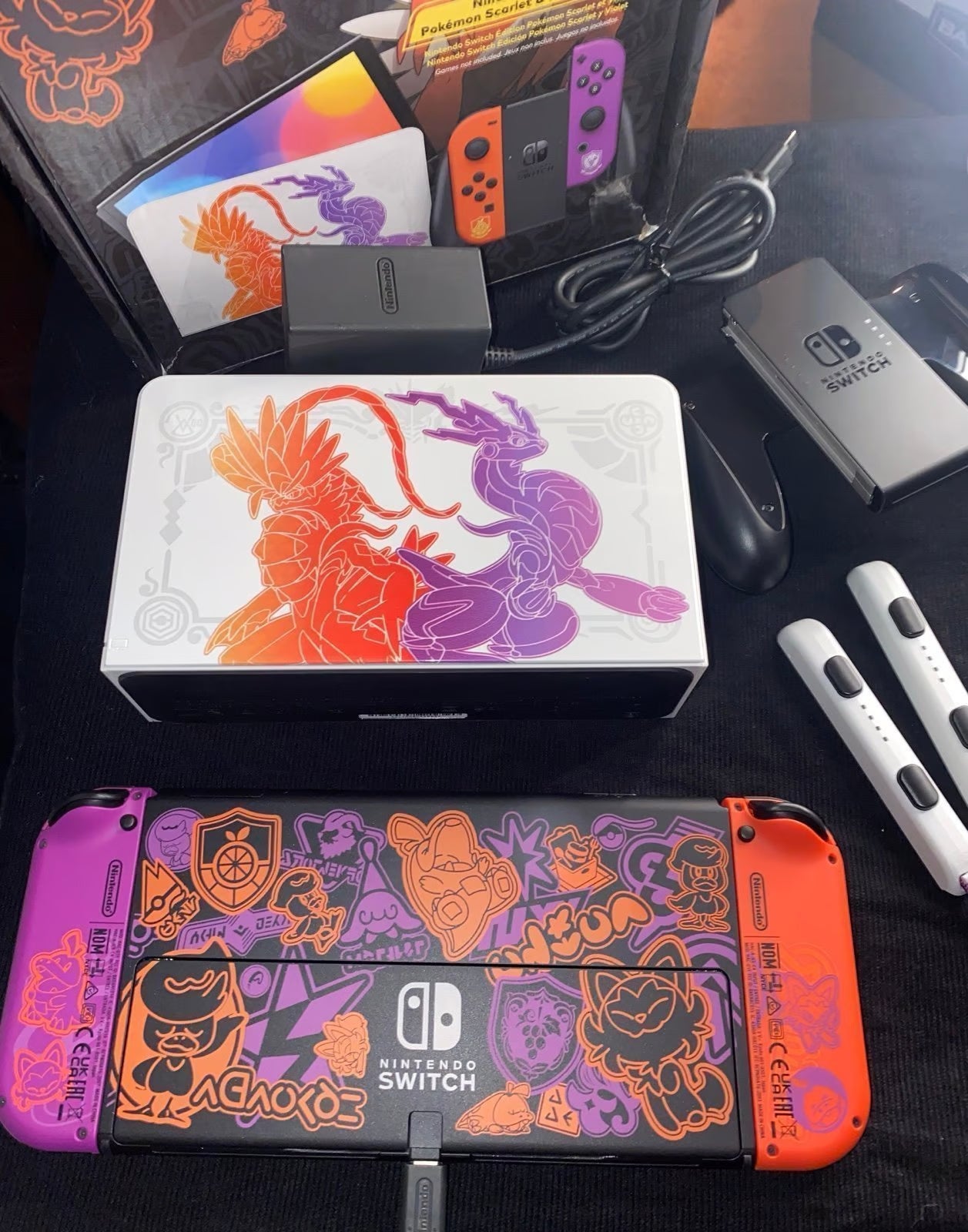 Nintendo Switch Pokemon Scarlet & Violet Edition + new ""age of calamity"" game. 2D27