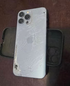 Apple iPhone 13 Pro Max 256GB Unlocked (Cracked Back)+Sony linkbuds 2Q66