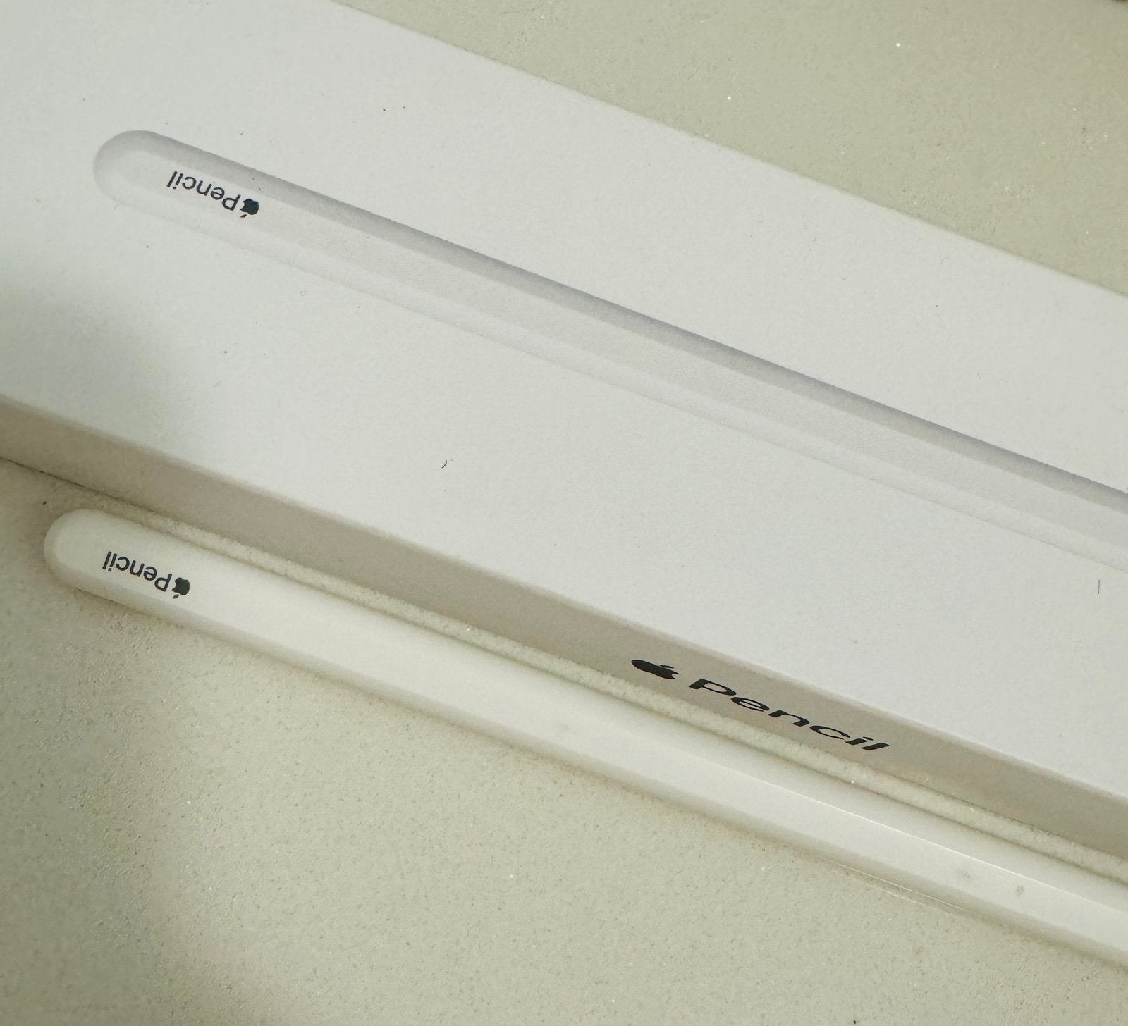 *RARE* Apple iPad Pro 3rd Generation 1 TB in Silver 12.9�?Cellular+ APPLE PENCIL 3R53