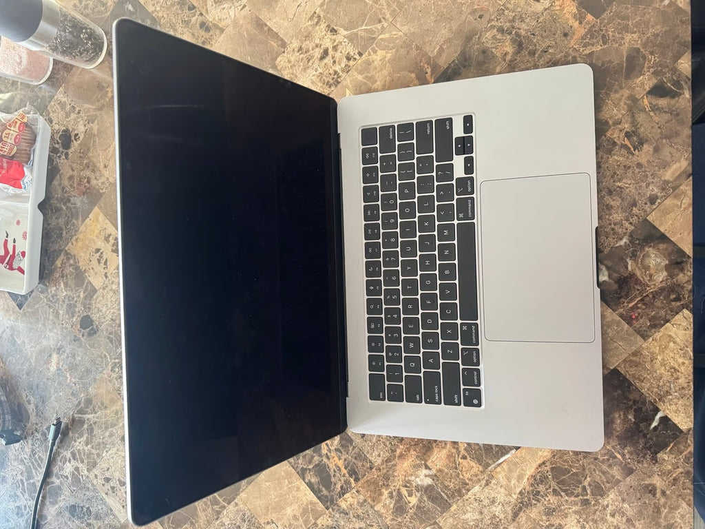 15 inch M3 MacBook Air 7L58