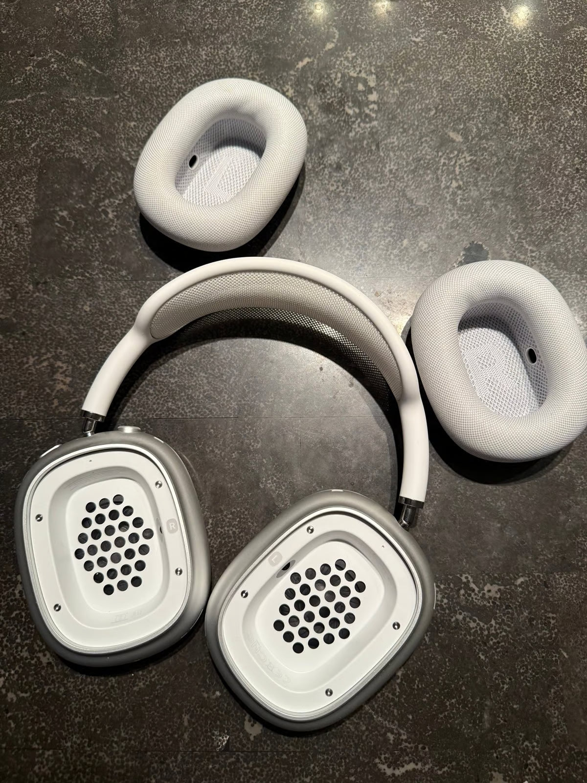 AirPods Max Silver (1st Generation) 6H16