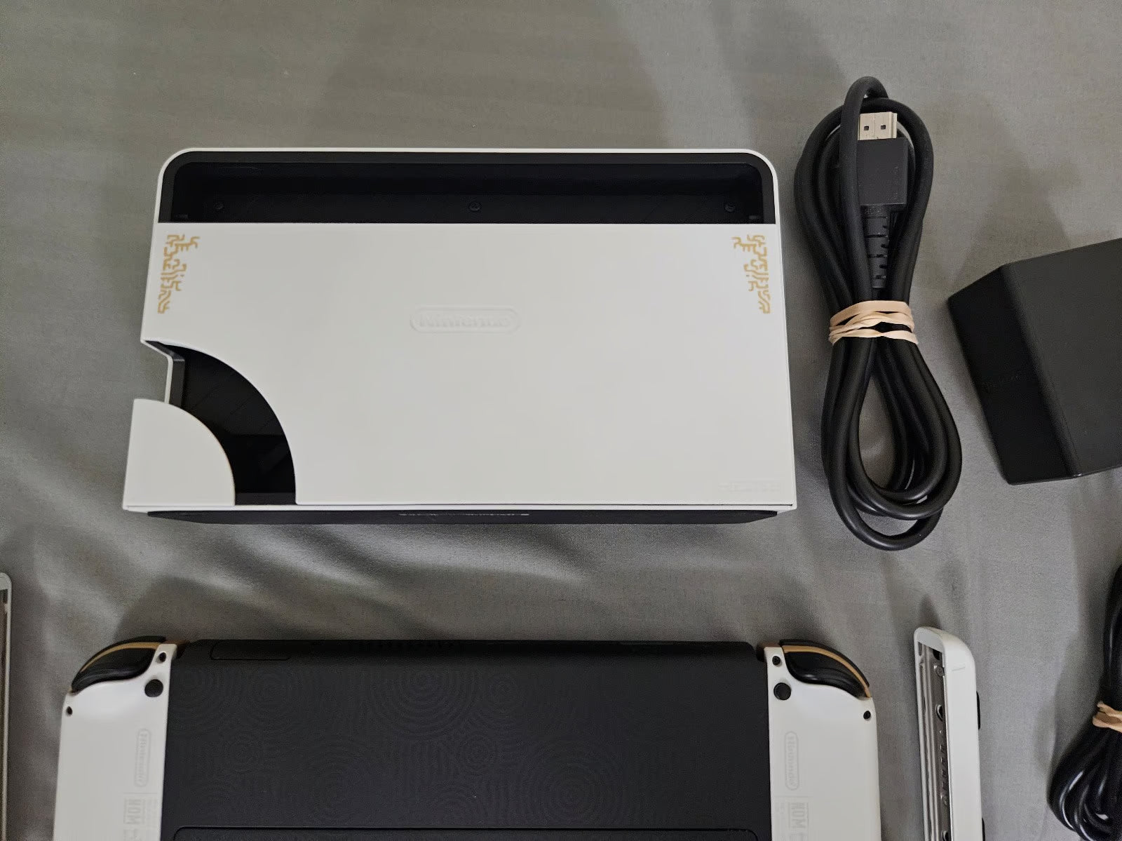 Nintendo Switch OLED Zelda Tears of the Kingdom LE 6T22