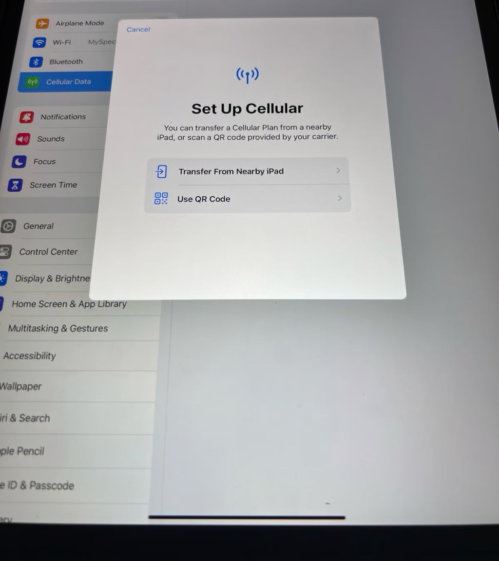 Apple iPad Pro - 12.9 inch - 3rd Generation - 64 GB - WIFI AND Cellular 5Z39