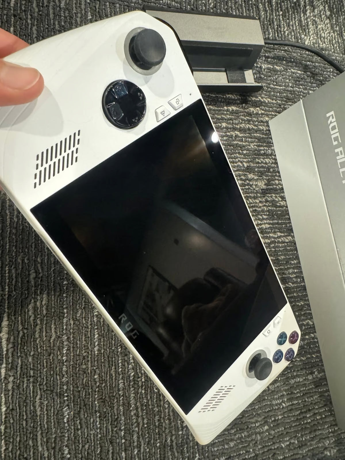 ASUS rog ally z1 extreme 512gb with dock & earbuds 9P38