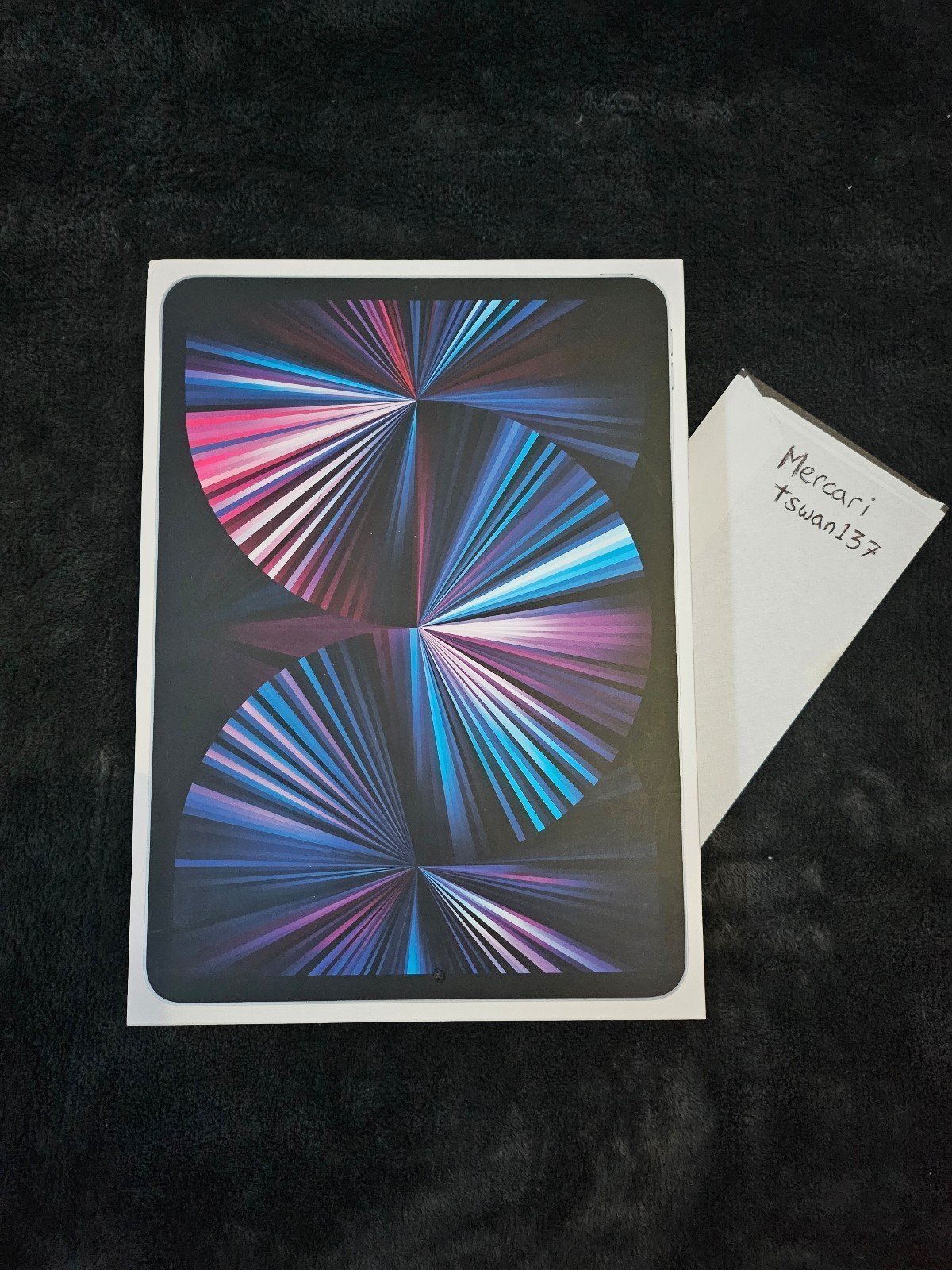 M1 iPad Pro Wi-Fi + Cellular w/ Apple Pencil 2 & Keyboard Case 9F51